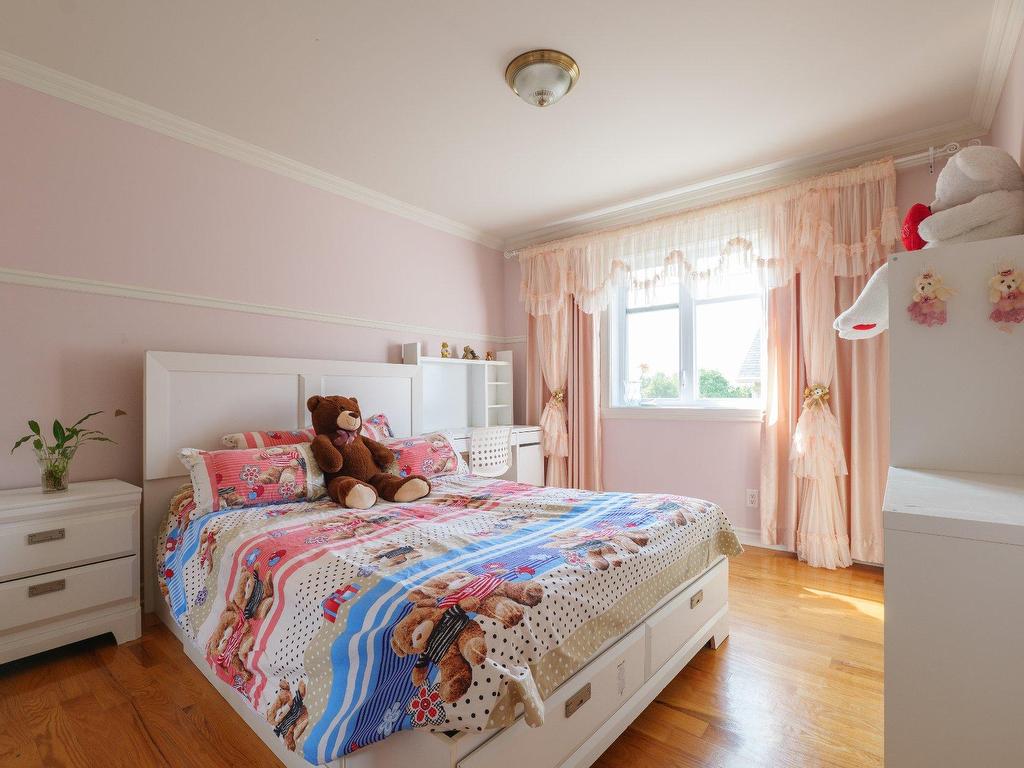 









406


Rue des Plateaux

,
Mont-Saint-Hilaire,




QC
J3H6E6

