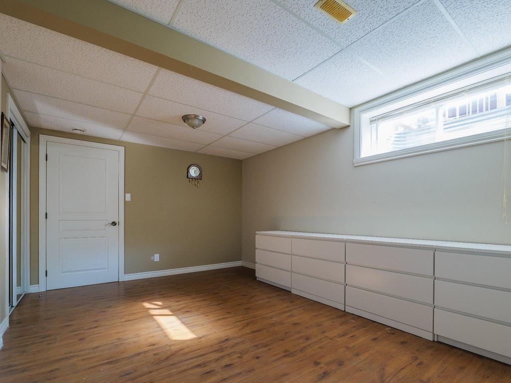 









406


Rue des Plateaux

,
Mont-Saint-Hilaire,




QC
J3H6E6

