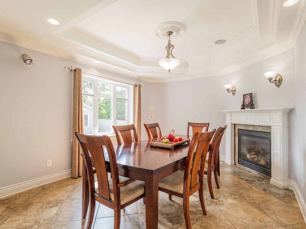 









406


Rue des Plateaux

,
Mont-Saint-Hilaire,




QC
J3H6E6

