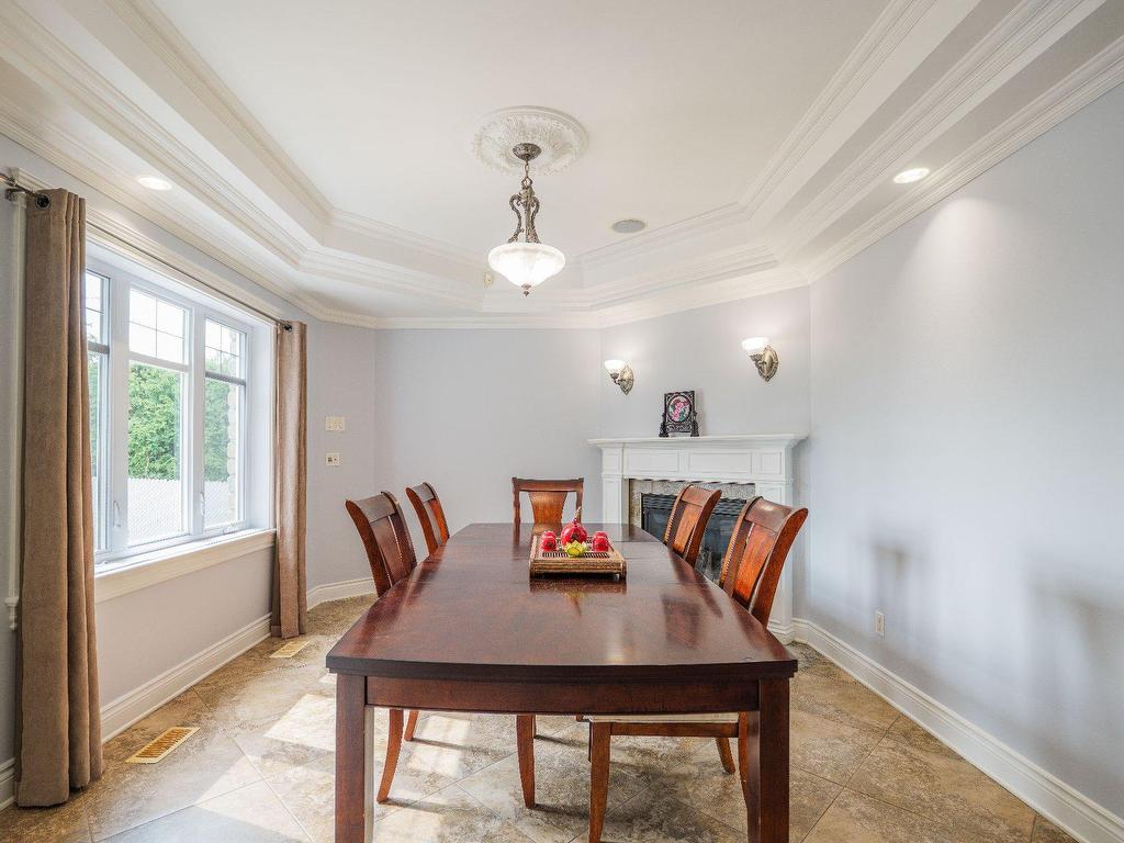 









406


Rue des Plateaux

,
Mont-Saint-Hilaire,




QC
J3H6E6

