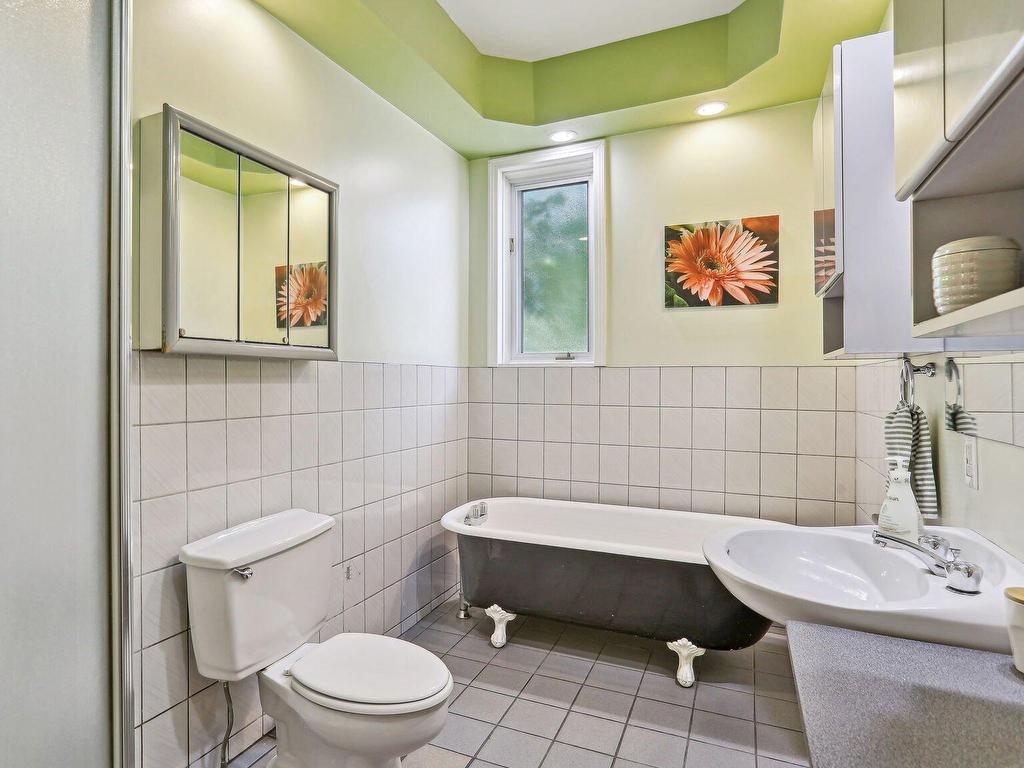 









8540

 - 8544


Av. Pierre-De Coubertin

,
Montréal (Mercier/Hochelaga-Maisonneuve),




QC
H1L2E4

