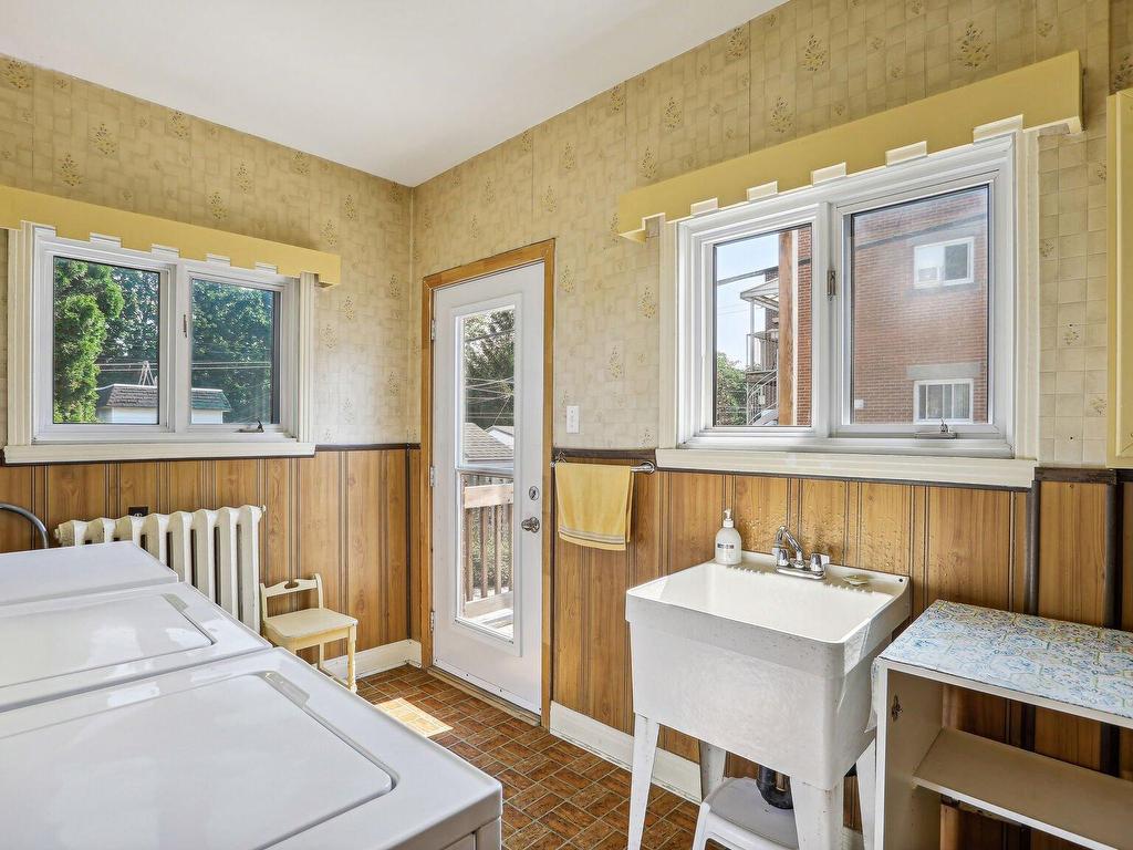 









8540

 - 8544


Av. Pierre-De Coubertin

,
Montréal (Mercier/Hochelaga-Maisonneuve),




QC
H1L2E4

