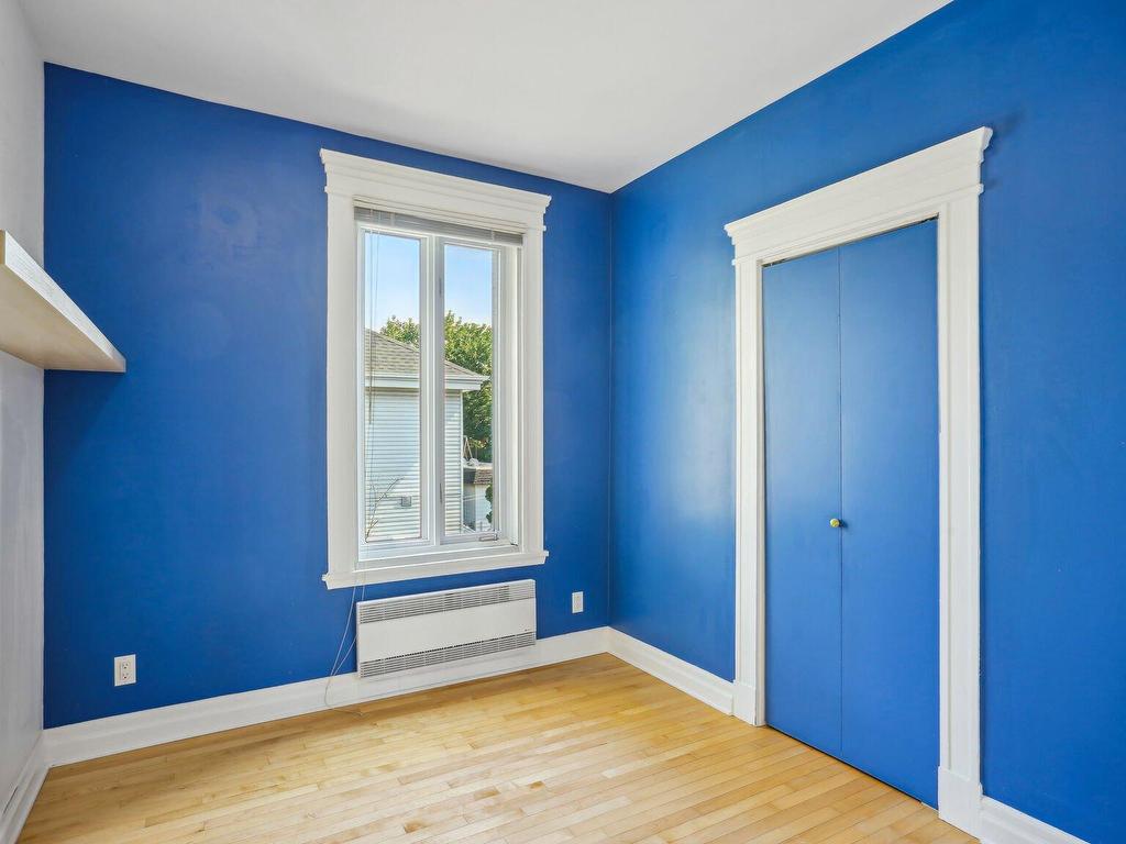 









8540

 - 8544


Av. Pierre-De Coubertin

,
Montréal (Mercier/Hochelaga-Maisonneuve),




QC
H1L2E4

