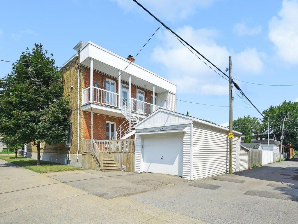 









8540

 - 8544


Av. Pierre-De Coubertin

,
Montréal (Mercier/Hochelaga-Maisonneuve),




QC
H1L2E4

