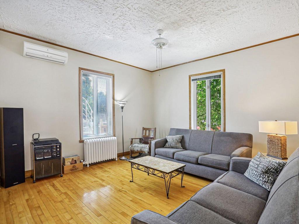 









8540

 - 8544


Av. Pierre-De Coubertin

,
Montréal (Mercier/Hochelaga-Maisonneuve),




QC
H1L2E4

