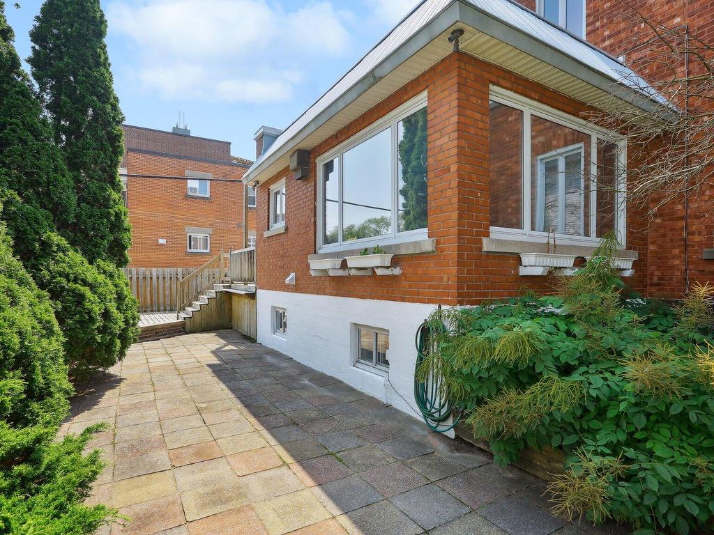 









8540

 - 8544


Av. Pierre-De Coubertin

,
Montréal (Mercier/Hochelaga-Maisonneuve),




QC
H1L2E4


