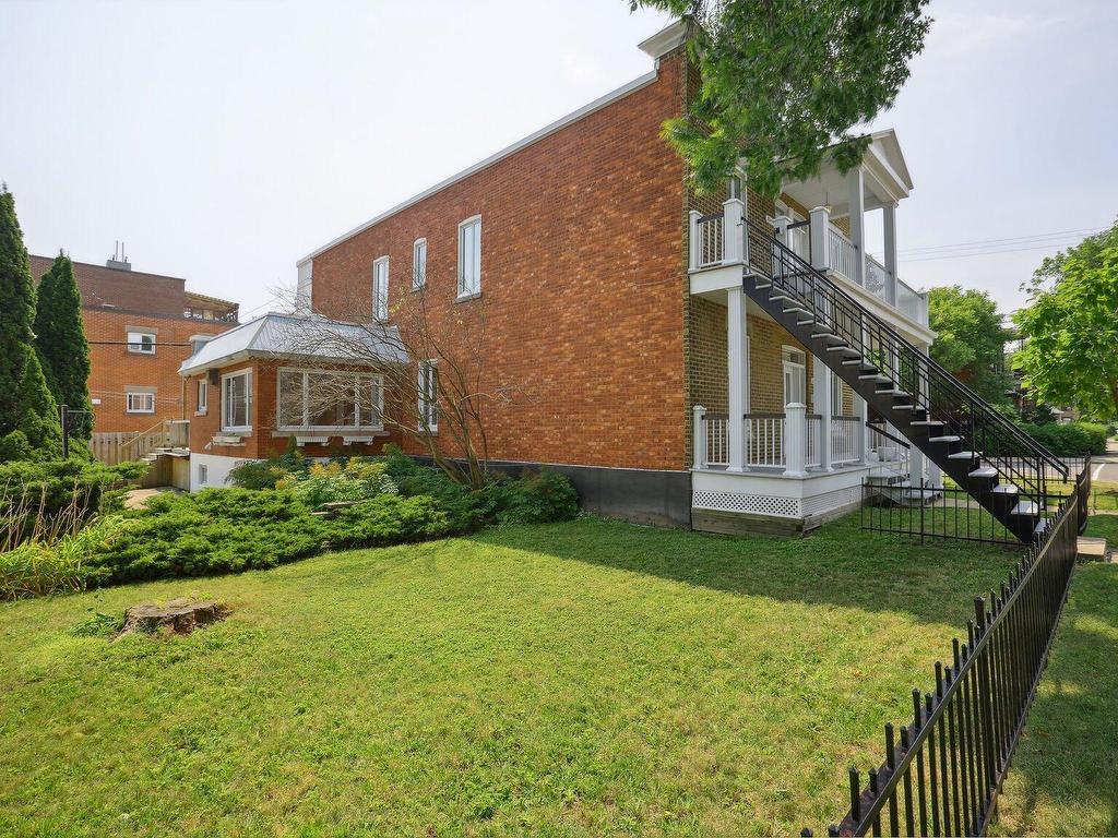 









8540

 - 8544


Av. Pierre-De Coubertin

,
Montréal (Mercier/Hochelaga-Maisonneuve),




QC
H1L2E4

