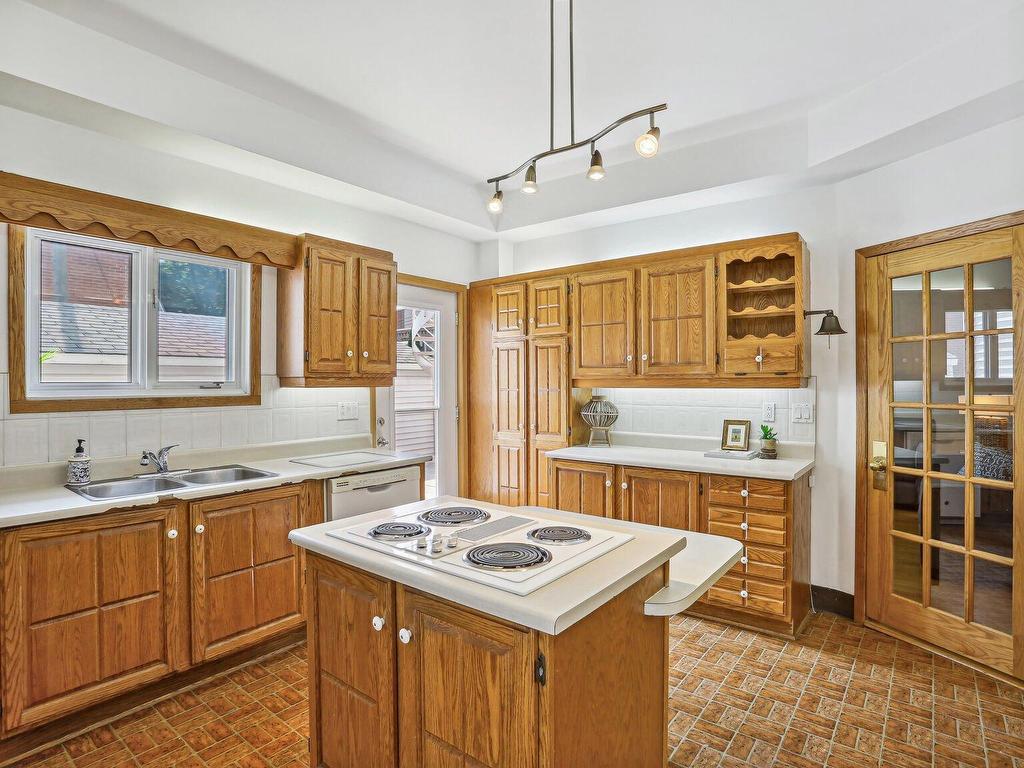 









8540

 - 8544


Av. Pierre-De Coubertin

,
Montréal (Mercier/Hochelaga-Maisonneuve),




QC
H1L2E4

