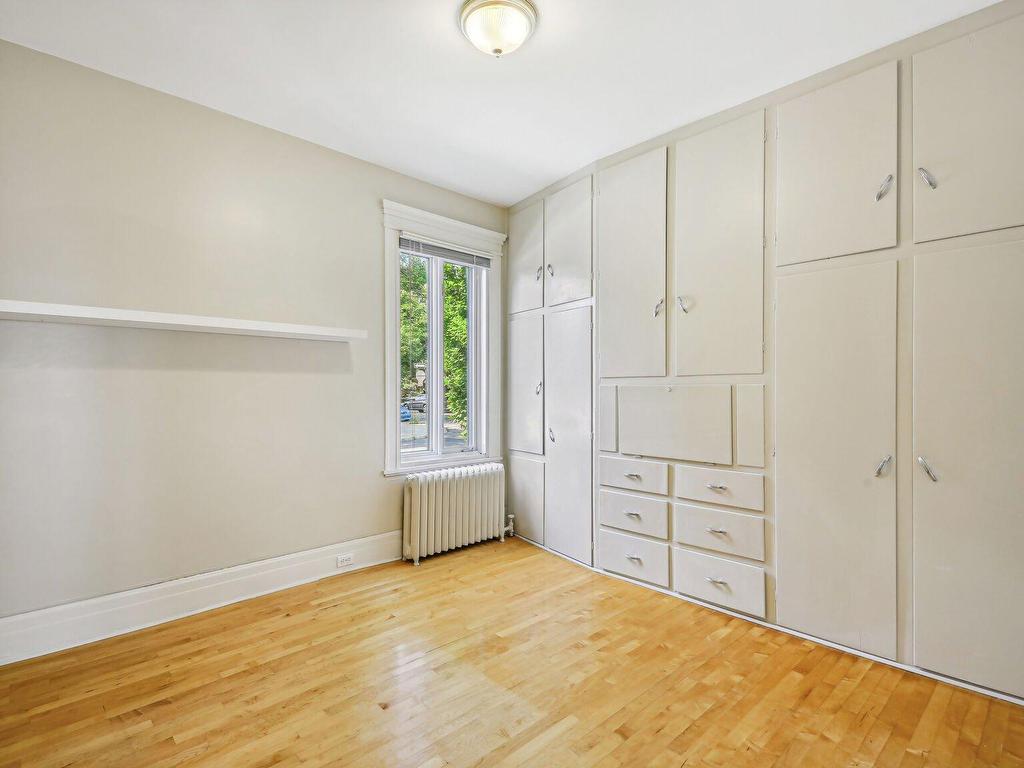 









8540

 - 8544


Av. Pierre-De Coubertin

,
Montréal (Mercier/Hochelaga-Maisonneuve),




QC
H1L2E4

