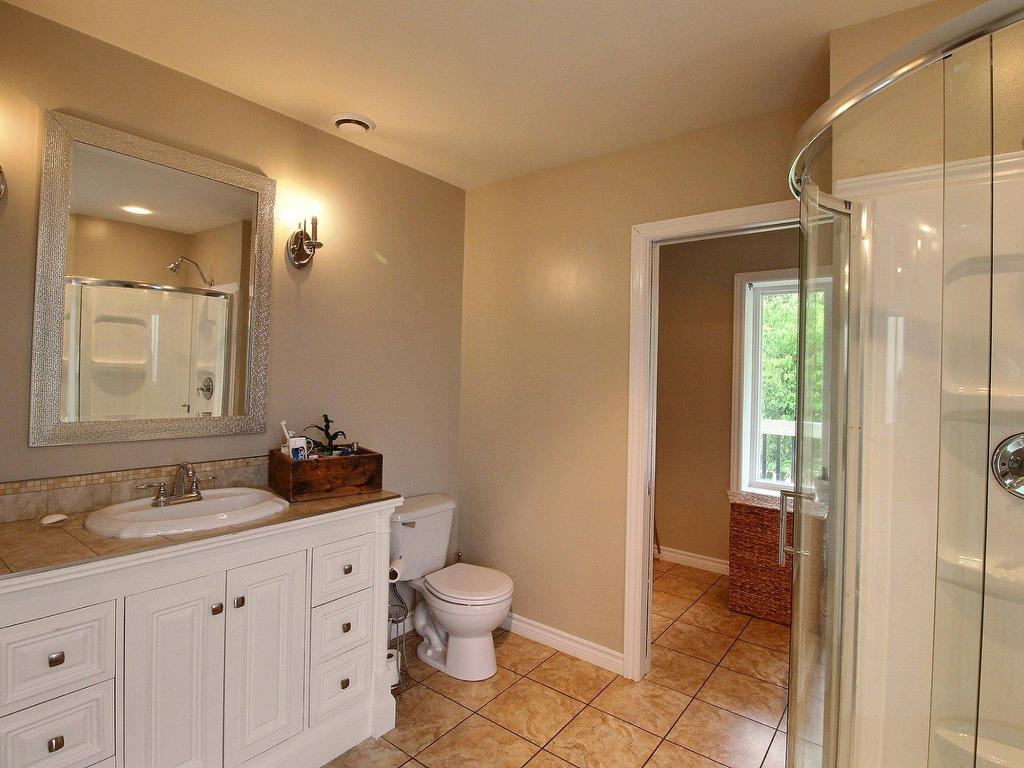 









205


Rue François-Hazeur

,
La Malbaie,




QC
G5A1V6

