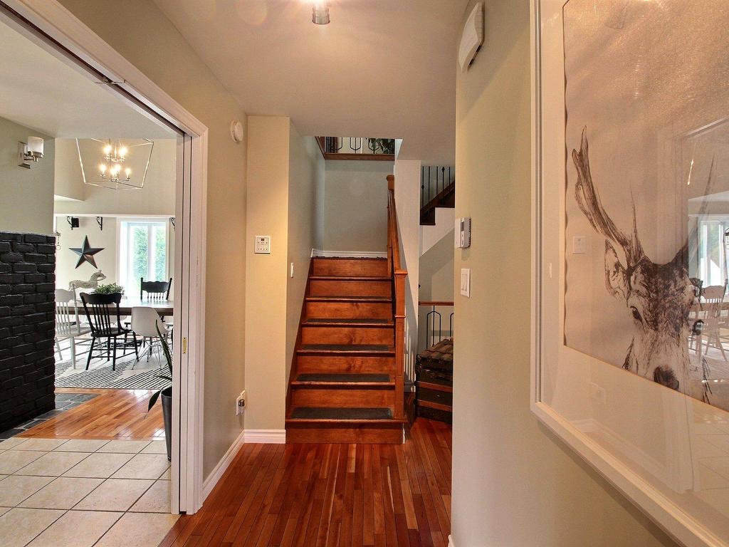 









205


Rue François-Hazeur

,
La Malbaie,




QC
G5A1V6

