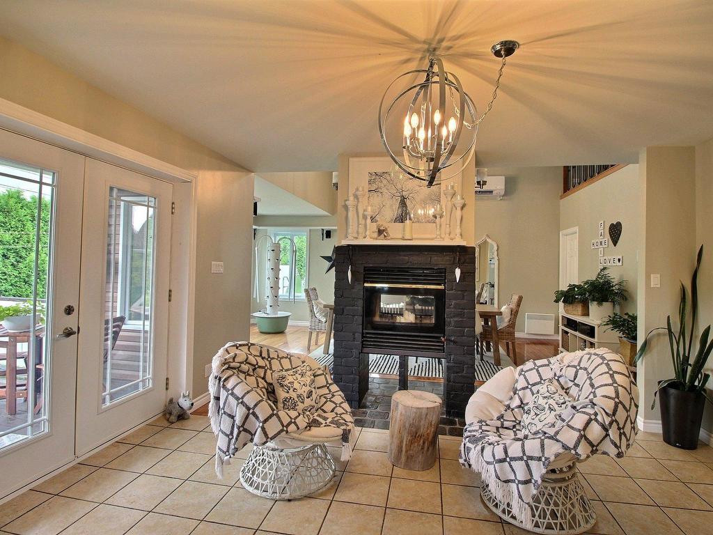 









205


Rue François-Hazeur

,
La Malbaie,




QC
G5A1V6

