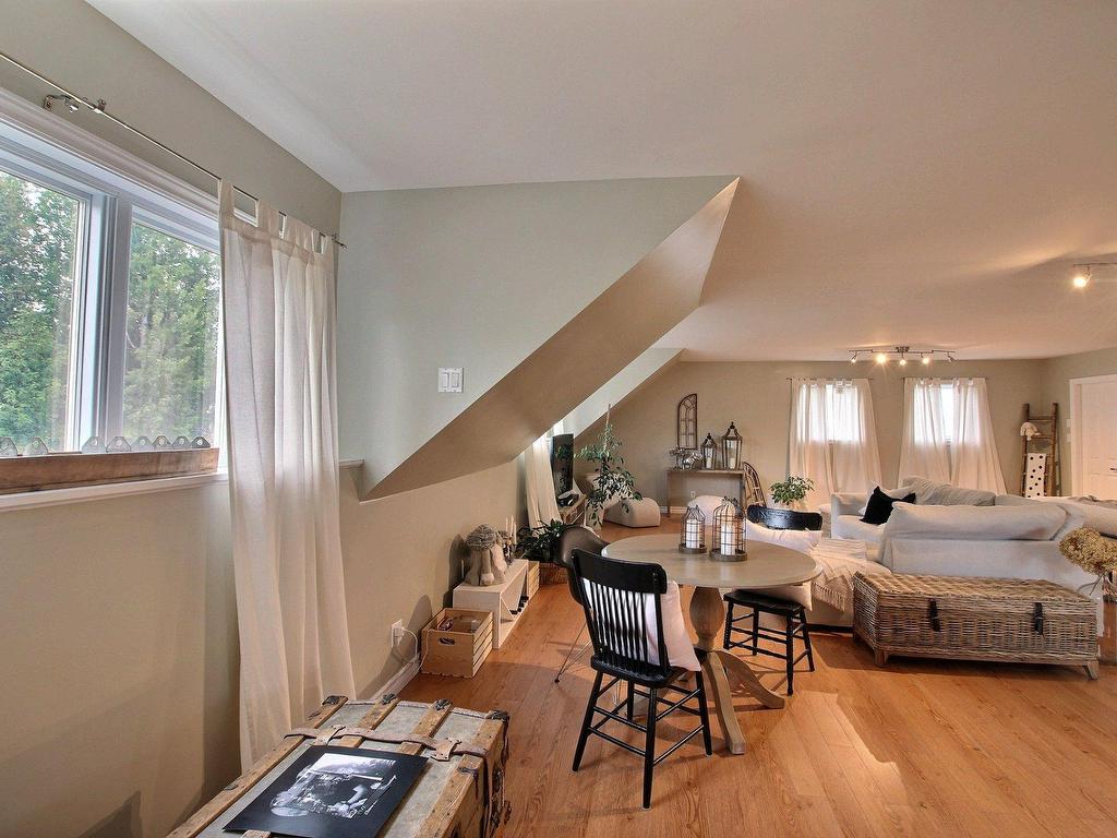 









205


Rue François-Hazeur

,
La Malbaie,




QC
G5A1V6

