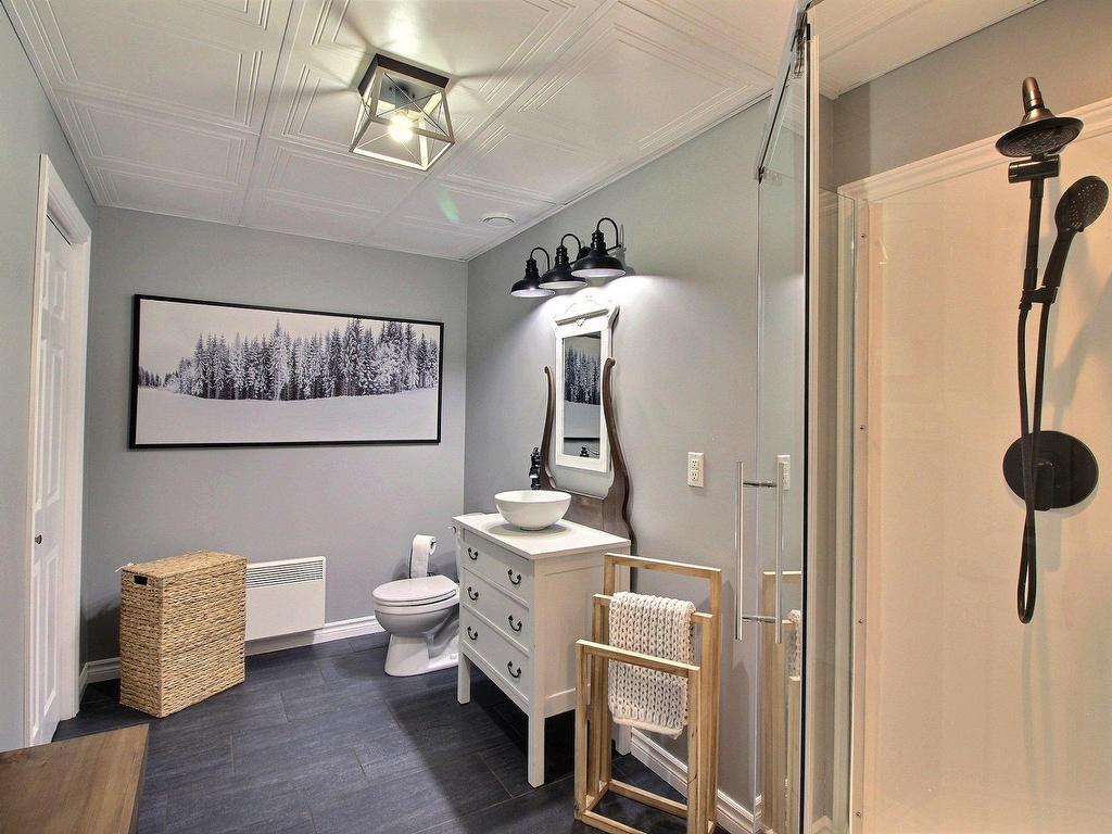 









205


Rue François-Hazeur

,
La Malbaie,




QC
G5A1V6

