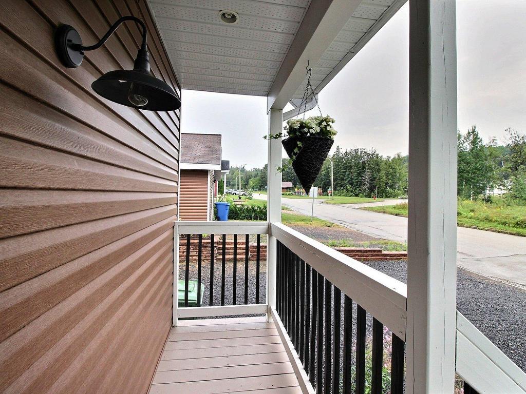 









205


Rue François-Hazeur

,
La Malbaie,




QC
G5A1V6

