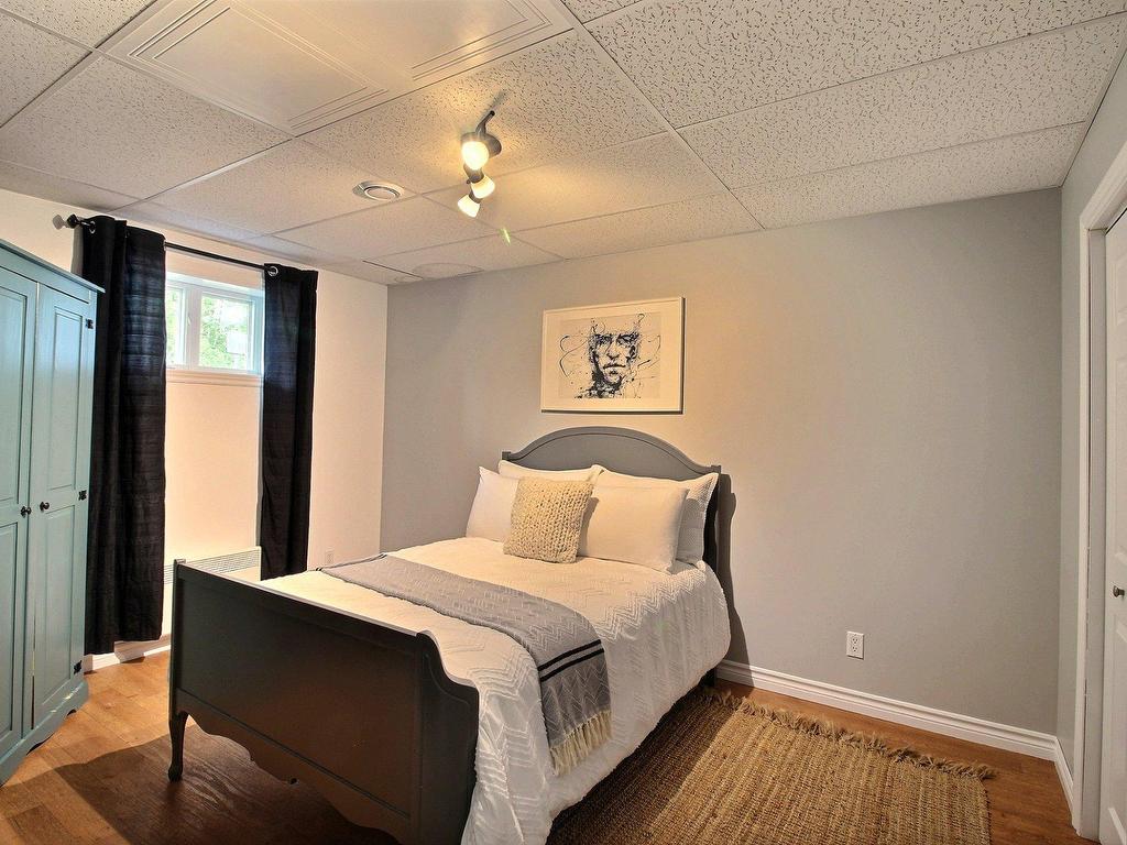 









205


Rue François-Hazeur

,
La Malbaie,




QC
G5A1V6


