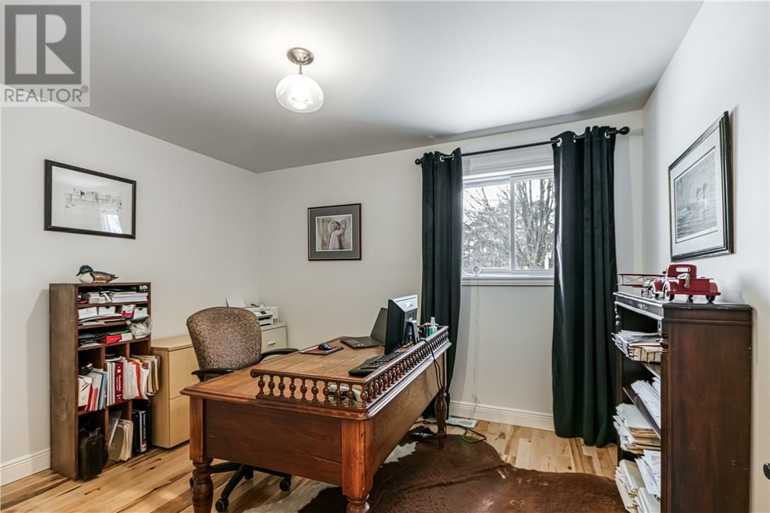 












130 Thorne Street

,
Mindemoya, Manitoulin Island,




Ontario
P0P1S0

