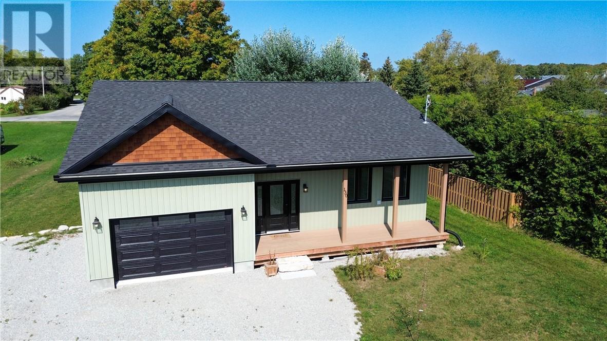 












130 Thorne Street

,
Mindemoya, Manitoulin Island,




Ontario
P0P1S0

