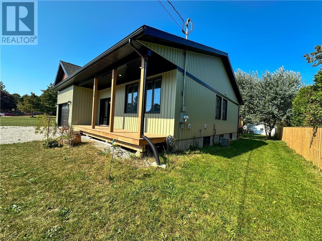 












130 Thorne Street

,
Mindemoya, Manitoulin Island,




Ontario
P0P1S0

