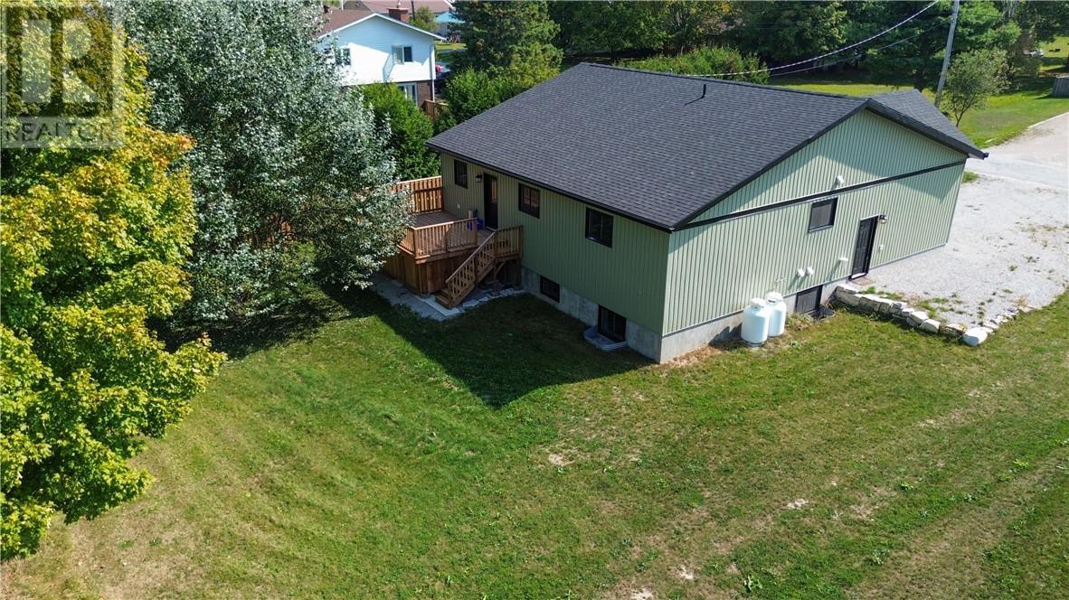 












130 Thorne Street

,
Mindemoya, Manitoulin Island,




Ontario
P0P1S0

