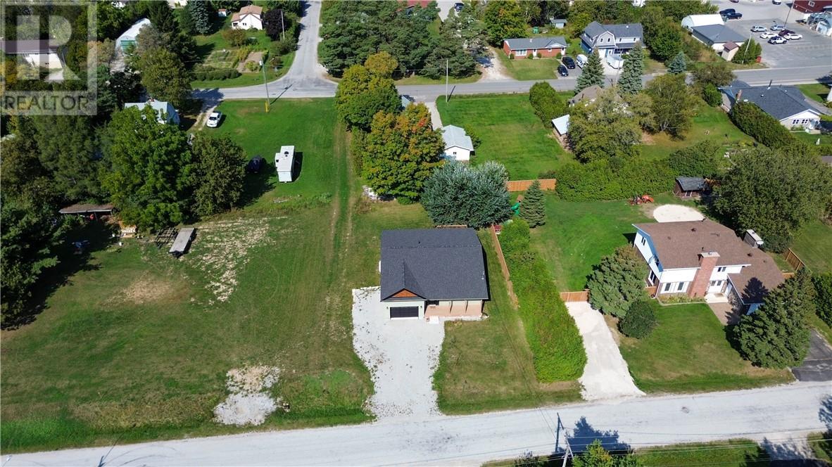 












130 Thorne Street

,
Mindemoya, Manitoulin Island,




Ontario
P0P1S0

