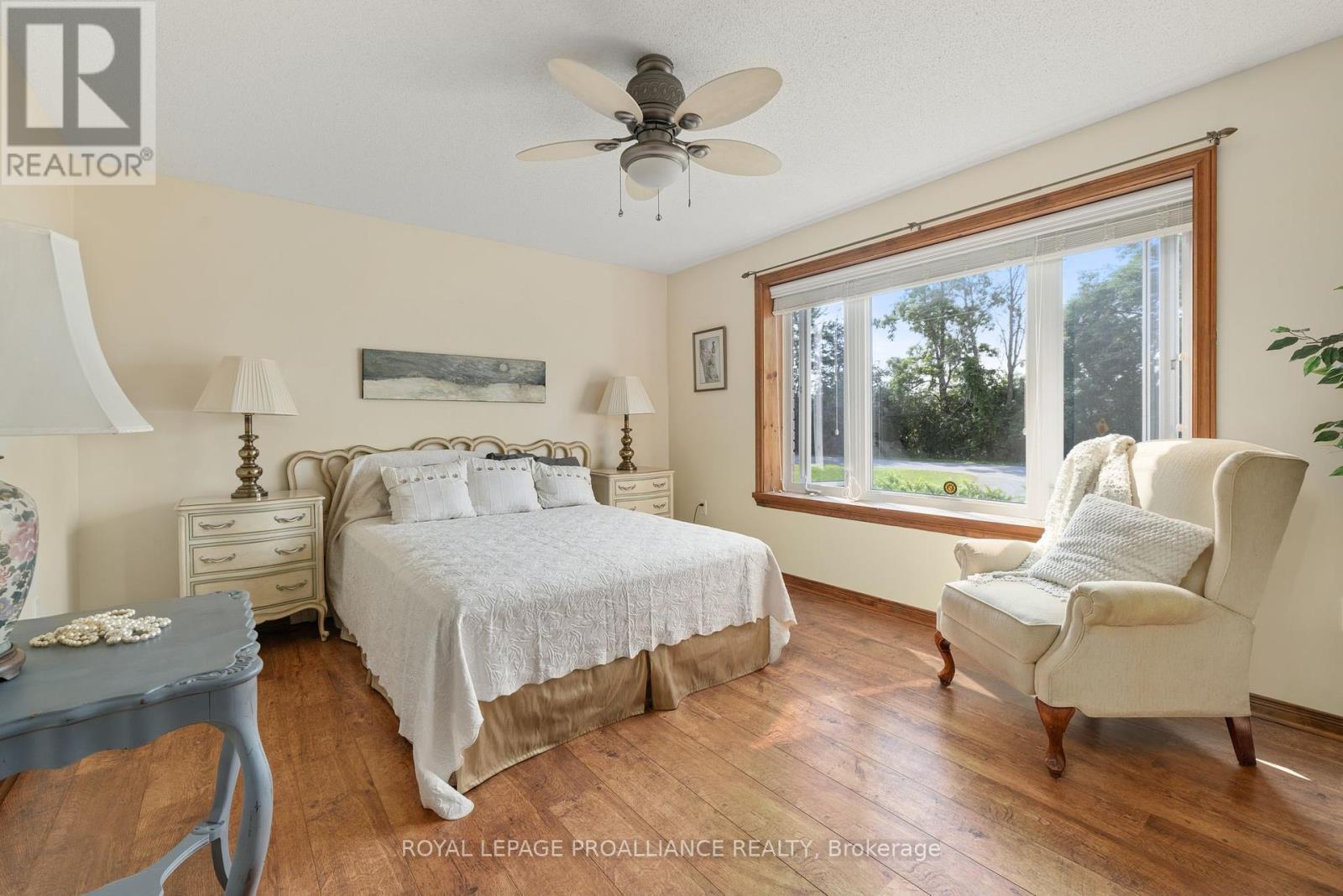 












32 PIERCE ROAD

,
Prince Edward County (Hallowell Ward),




Ontario
K0K1G0

