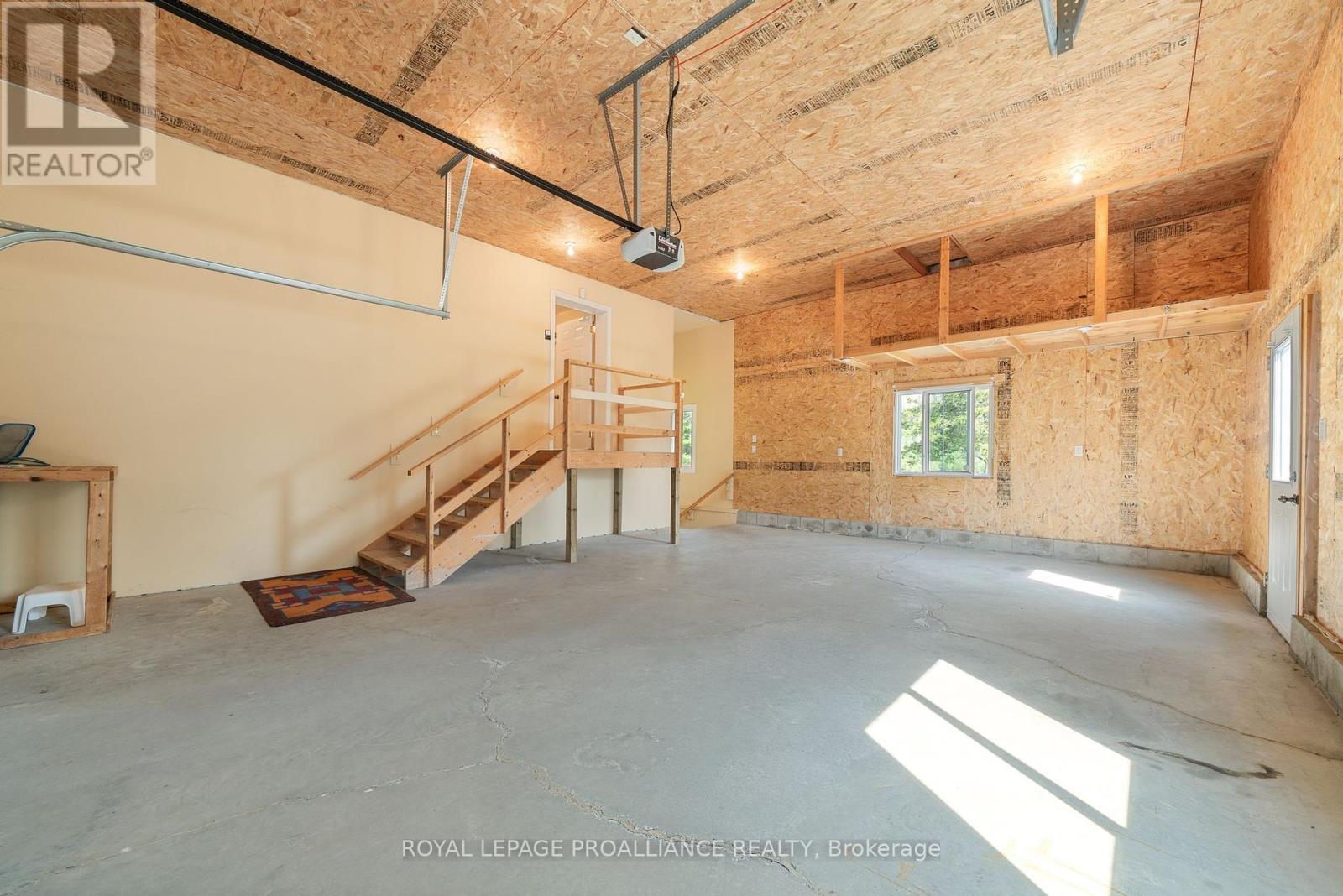 












32 PIERCE ROAD

,
Prince Edward County (Hallowell Ward),




Ontario
K0K1G0

