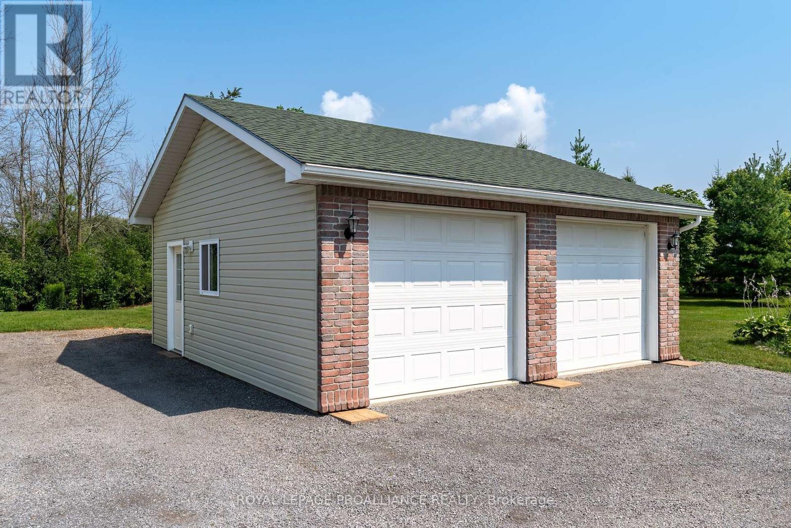 












32 PIERCE ROAD

,
Prince Edward County (Hallowell Ward),




Ontario
K0K1G0

