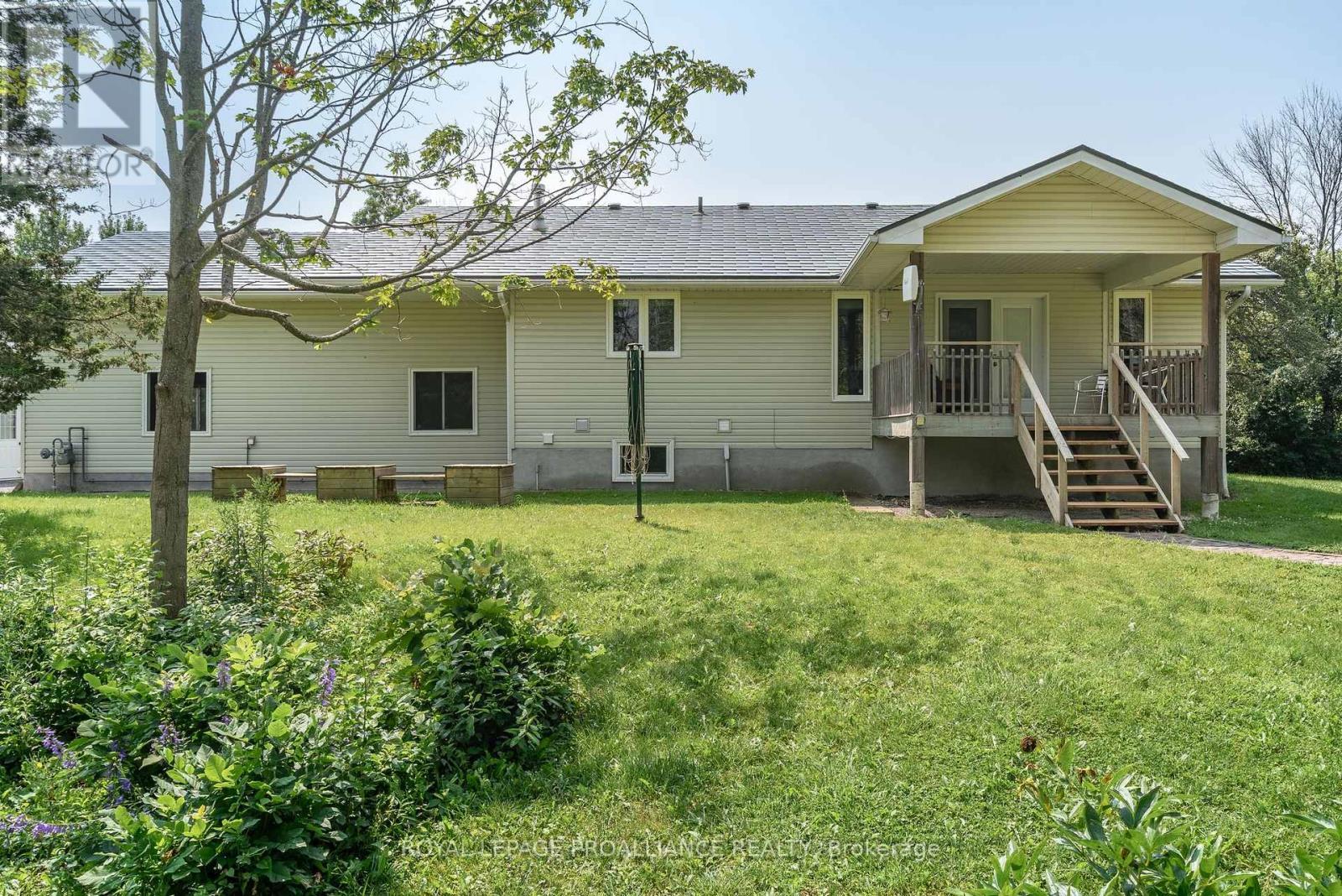 












32 PIERCE ROAD

,
Prince Edward County (Hallowell Ward),




Ontario
K0K1G0

