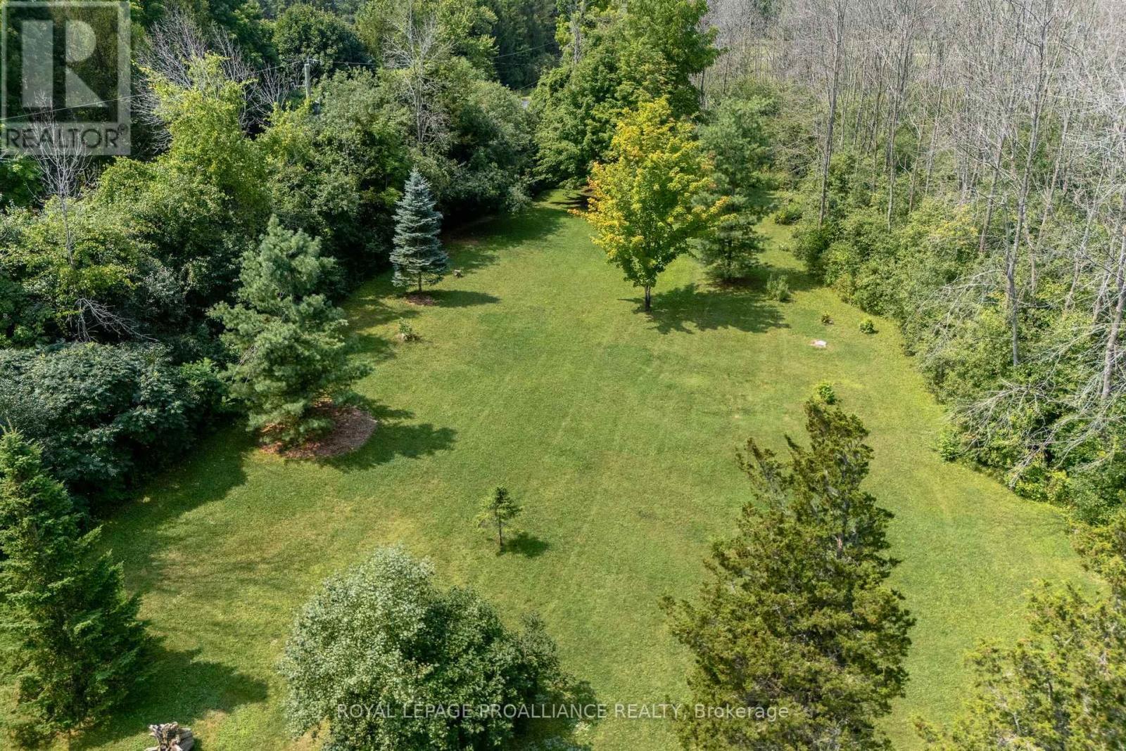 












32 PIERCE ROAD

,
Prince Edward County (Hallowell Ward),




Ontario
K0K1G0

