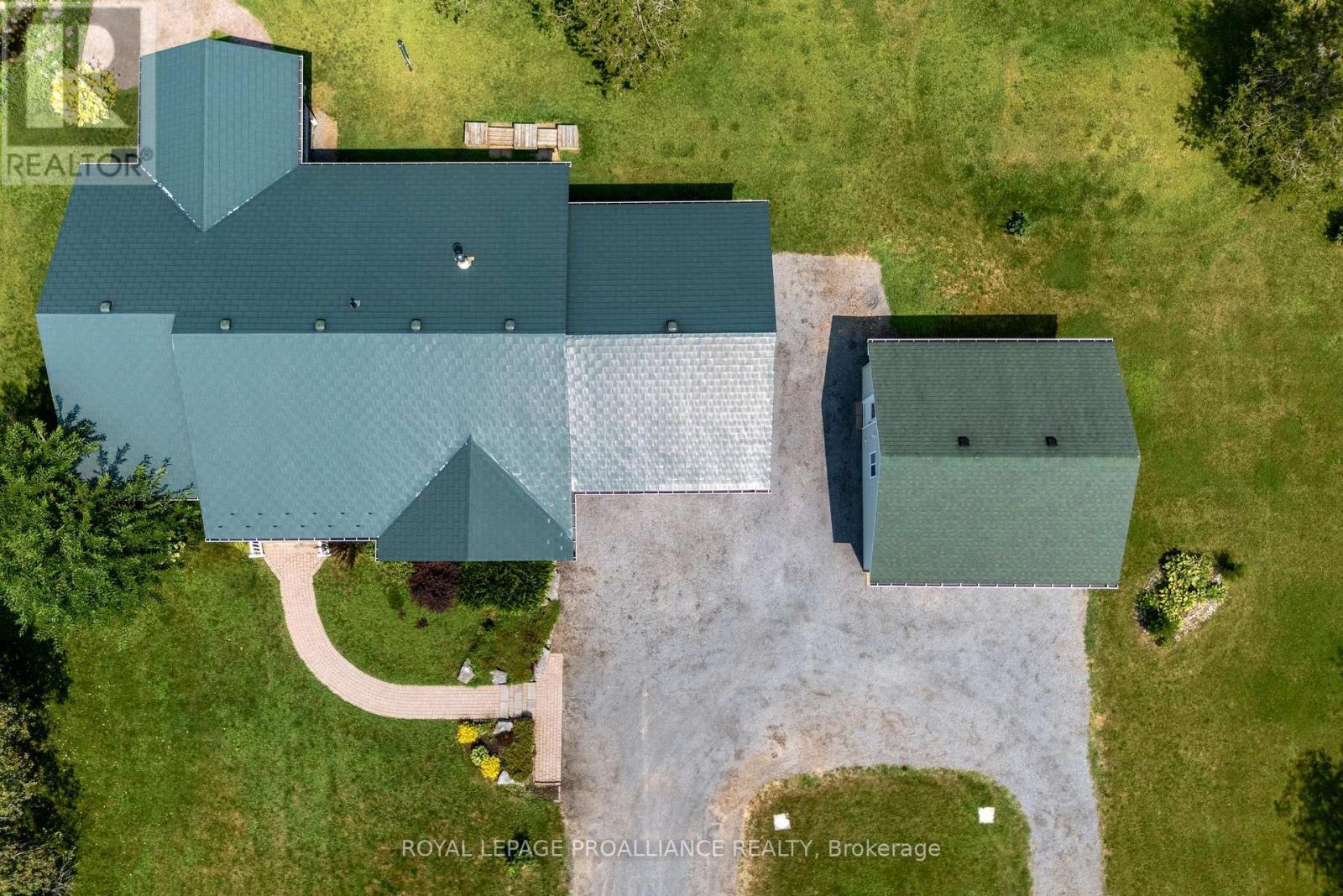 












32 PIERCE ROAD

,
Prince Edward County (Hallowell Ward),




Ontario
K0K1G0

