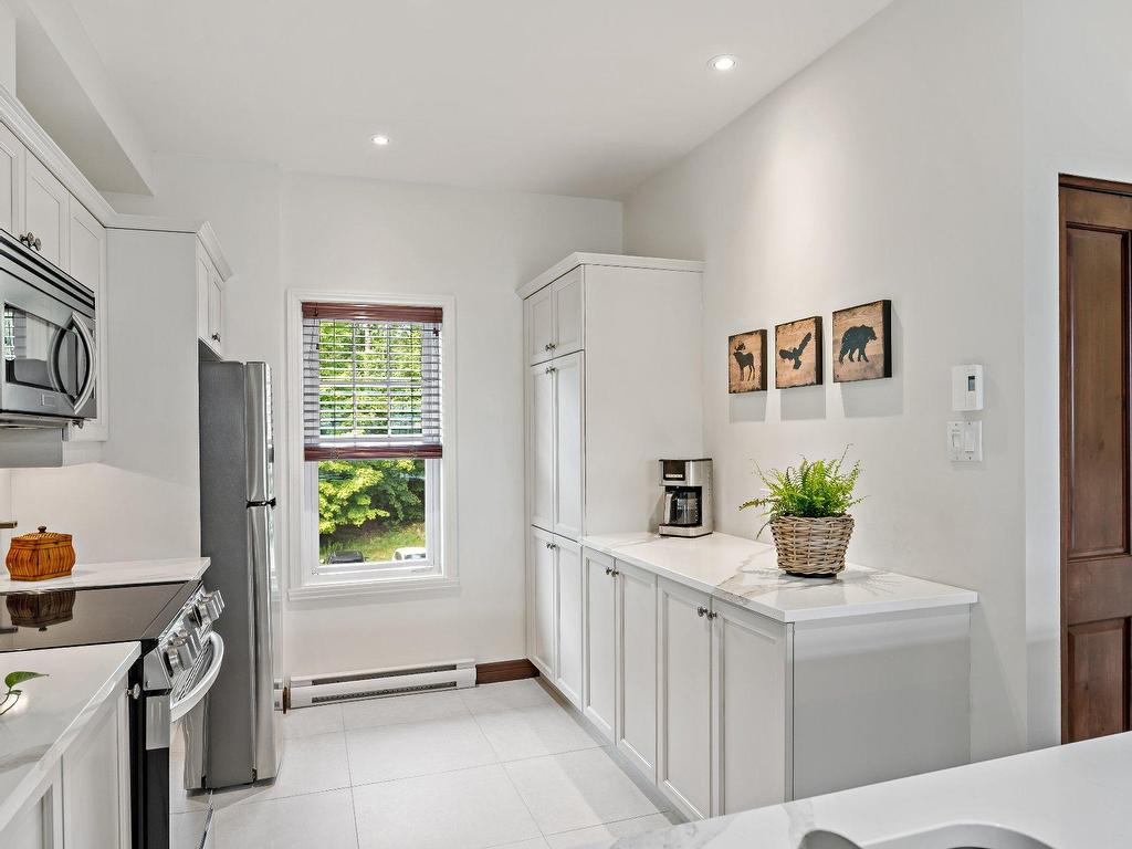 









290


Rue du Mont-Plaisant

, 5,
Mont-Tremblant,




QC
J8E1L2

