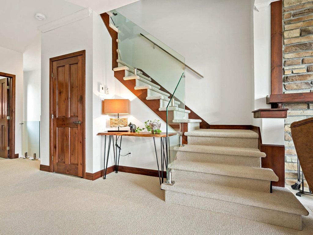 









290


Rue du Mont-Plaisant

, 5,
Mont-Tremblant,




QC
J8E1L2

