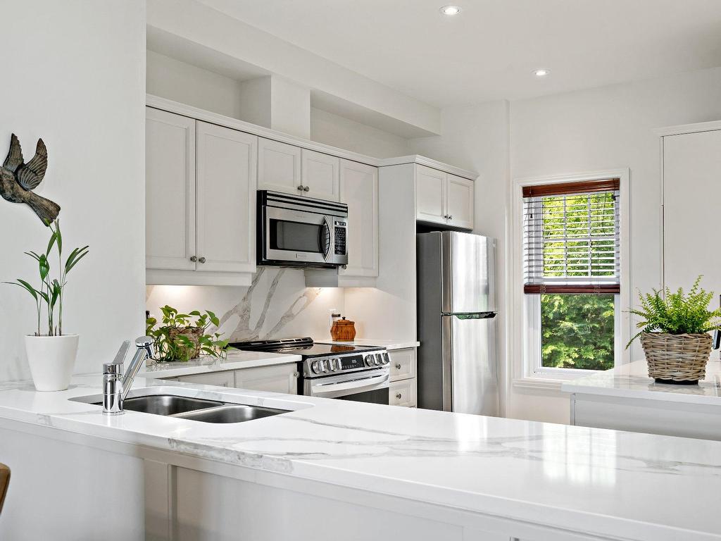 









290


Rue du Mont-Plaisant

, 5,
Mont-Tremblant,




QC
J8E1L2

