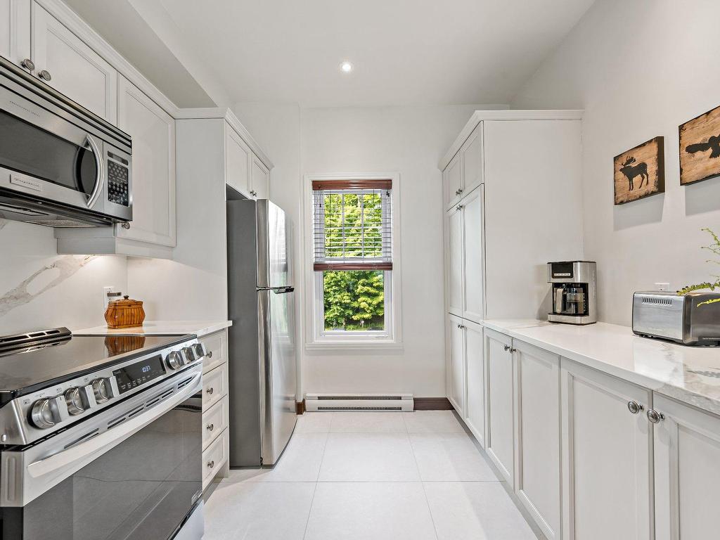 









290


Rue du Mont-Plaisant

, 5,
Mont-Tremblant,




QC
J8E1L2

