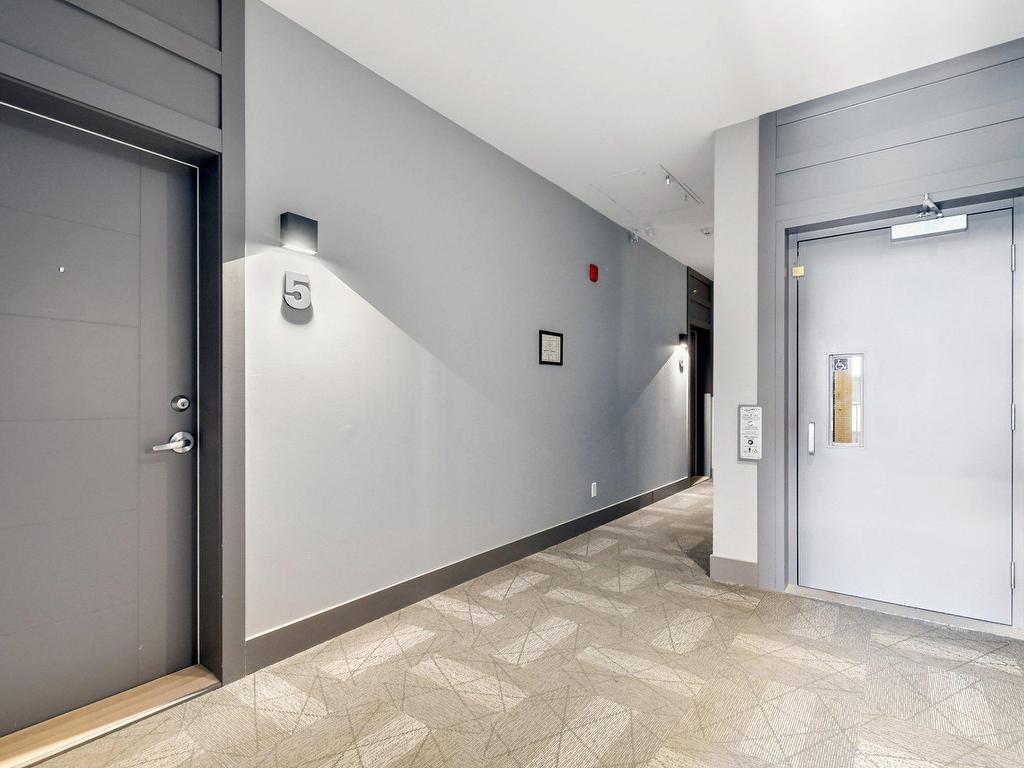 









319


Rue de l'Aigle

, 5,
Carignan,




QC
J3L7J3


