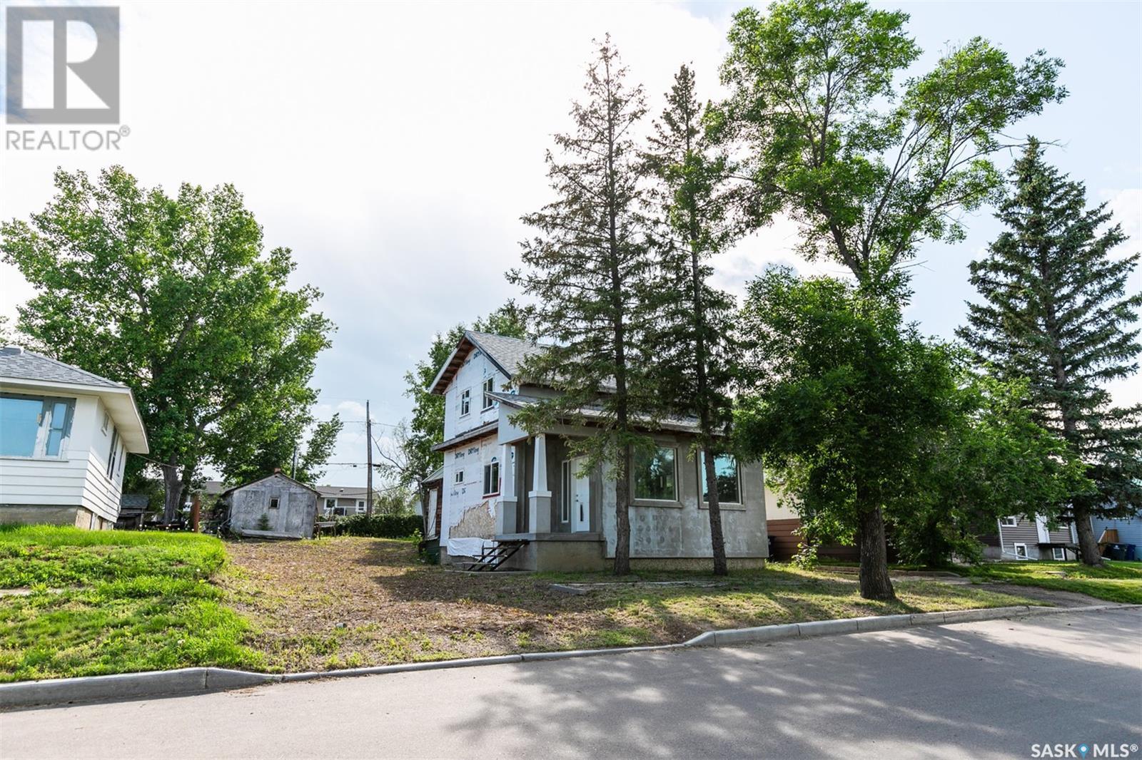












631 Saskatchewan AVENUE

,
Kerrobert,




Saskatchewan
S0L1R0

