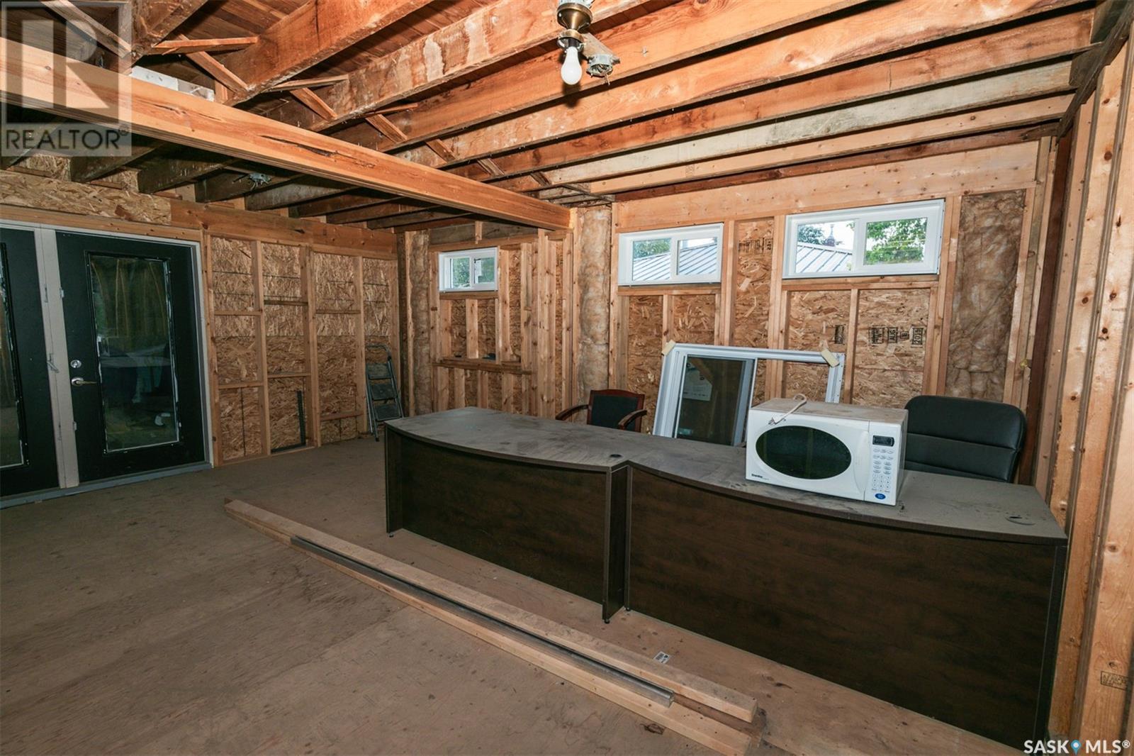 












631 Saskatchewan AVENUE

,
Kerrobert,




Saskatchewan
S0L1R0

