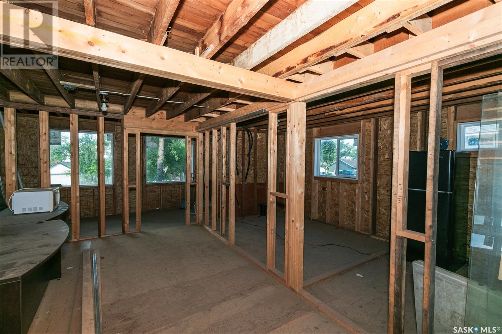 












631 Saskatchewan AVENUE

,
Kerrobert,




Saskatchewan
S0L1R0

