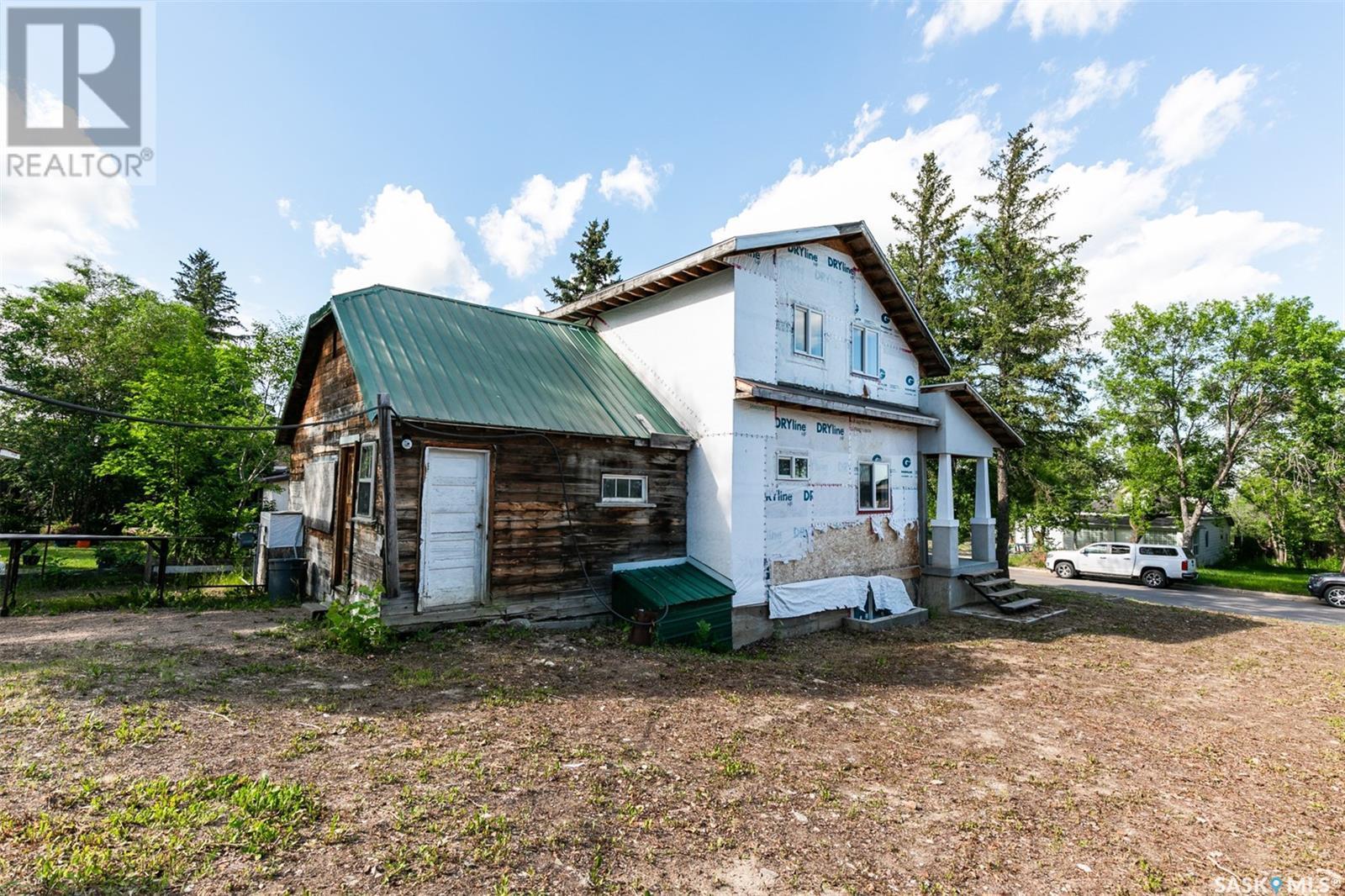 












631 Saskatchewan AVENUE

,
Kerrobert,




Saskatchewan
S0L1R0

