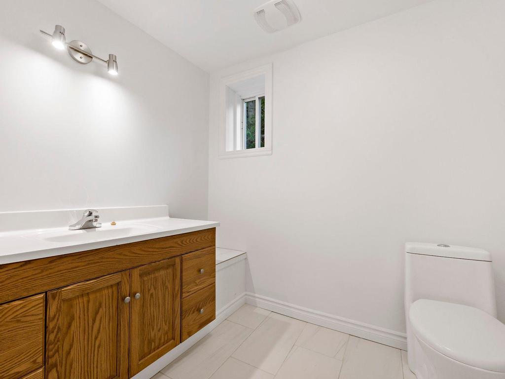 









2257


Ch. du Tour-du-Lac

,
Nominingue,




QC
J0W1R0

