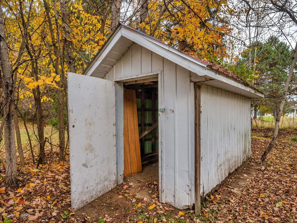 









2257


Ch. du Tour-du-Lac

,
Nominingue,




QC
J0W1R0

