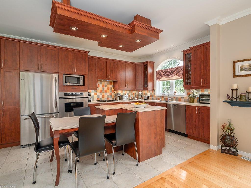 









6


Rue des Jardins-du-Golf

,
Trois-Rivières,




QC
G8V2R6

