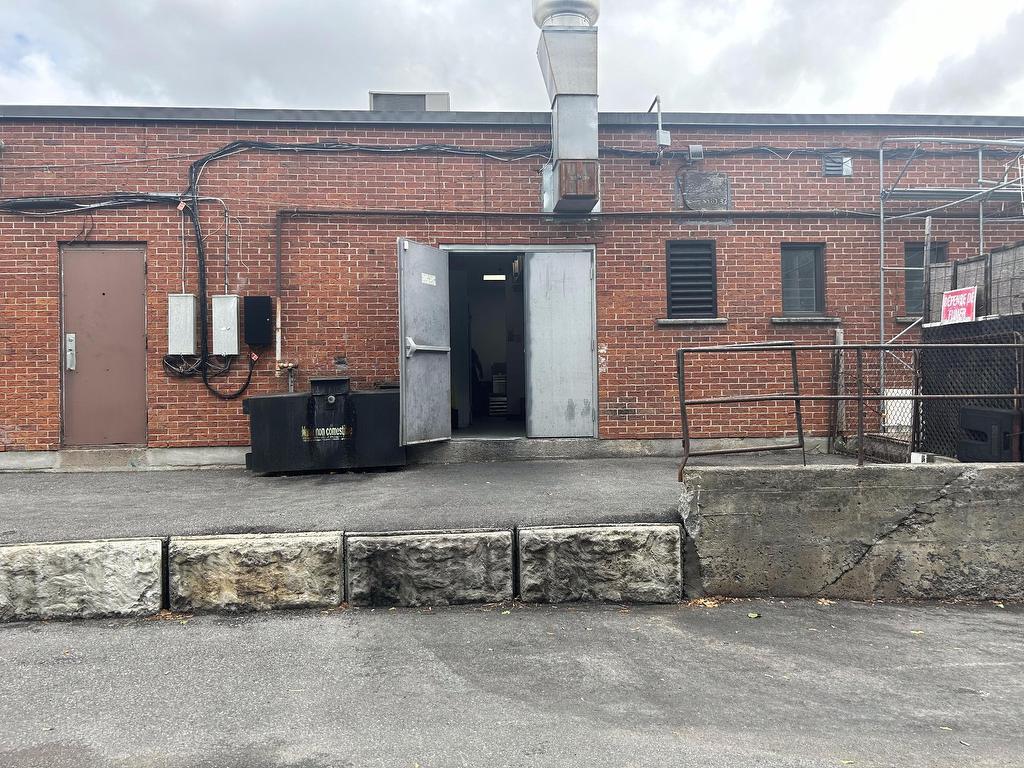 









9232


Boul. Lacordaire

,
Montréal (Saint-Léonard),




QC
H1R2B7

