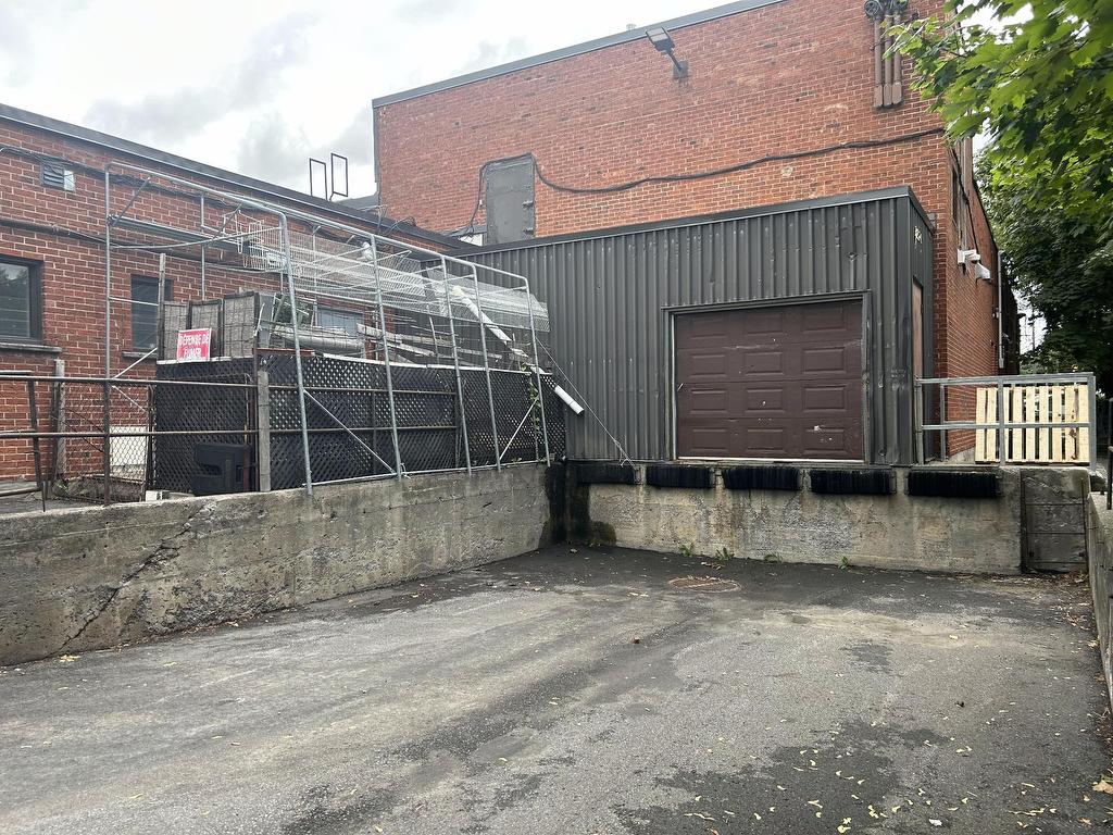 









9232


Boul. Lacordaire

,
Montréal (Saint-Léonard),




QC
H1R2B7

