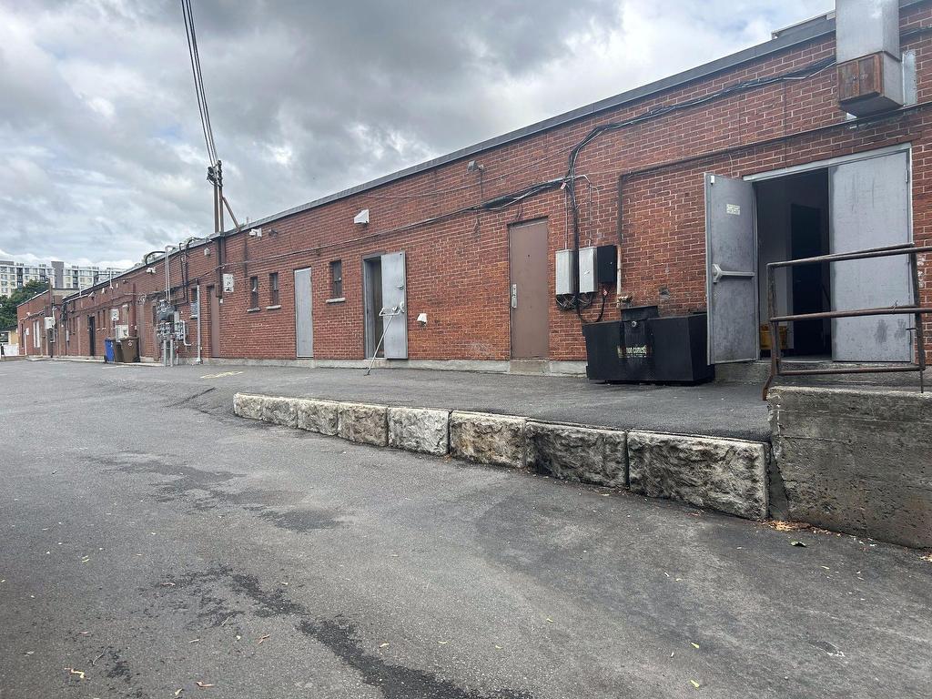 









9232


Boul. Lacordaire

,
Montréal (Saint-Léonard),




QC
H1R2B7

