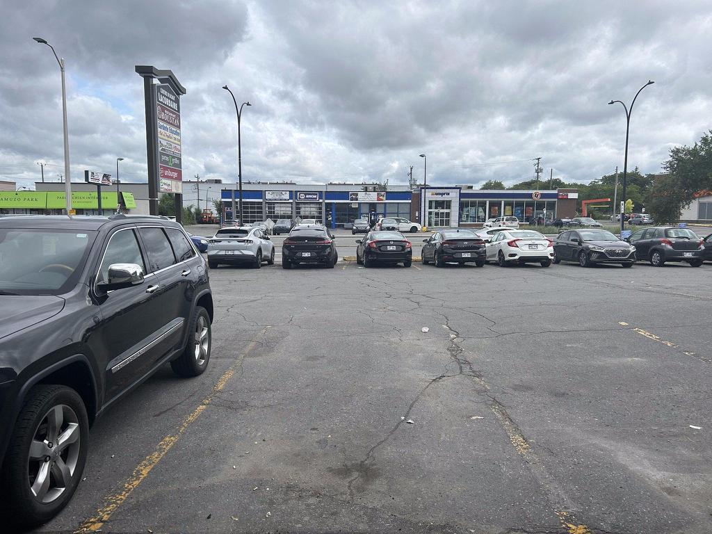 









9232


Boul. Lacordaire

,
Montréal (Saint-Léonard),




QC
H1R2B7


