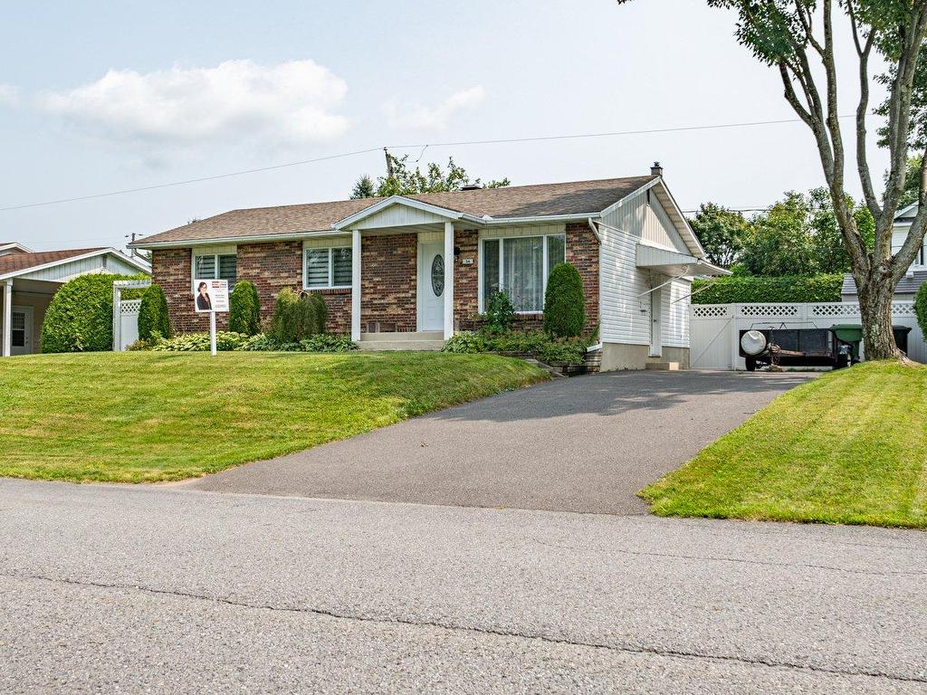 









34


Rue Trottier

,
Victoriaville,




QC
G6P7J8

