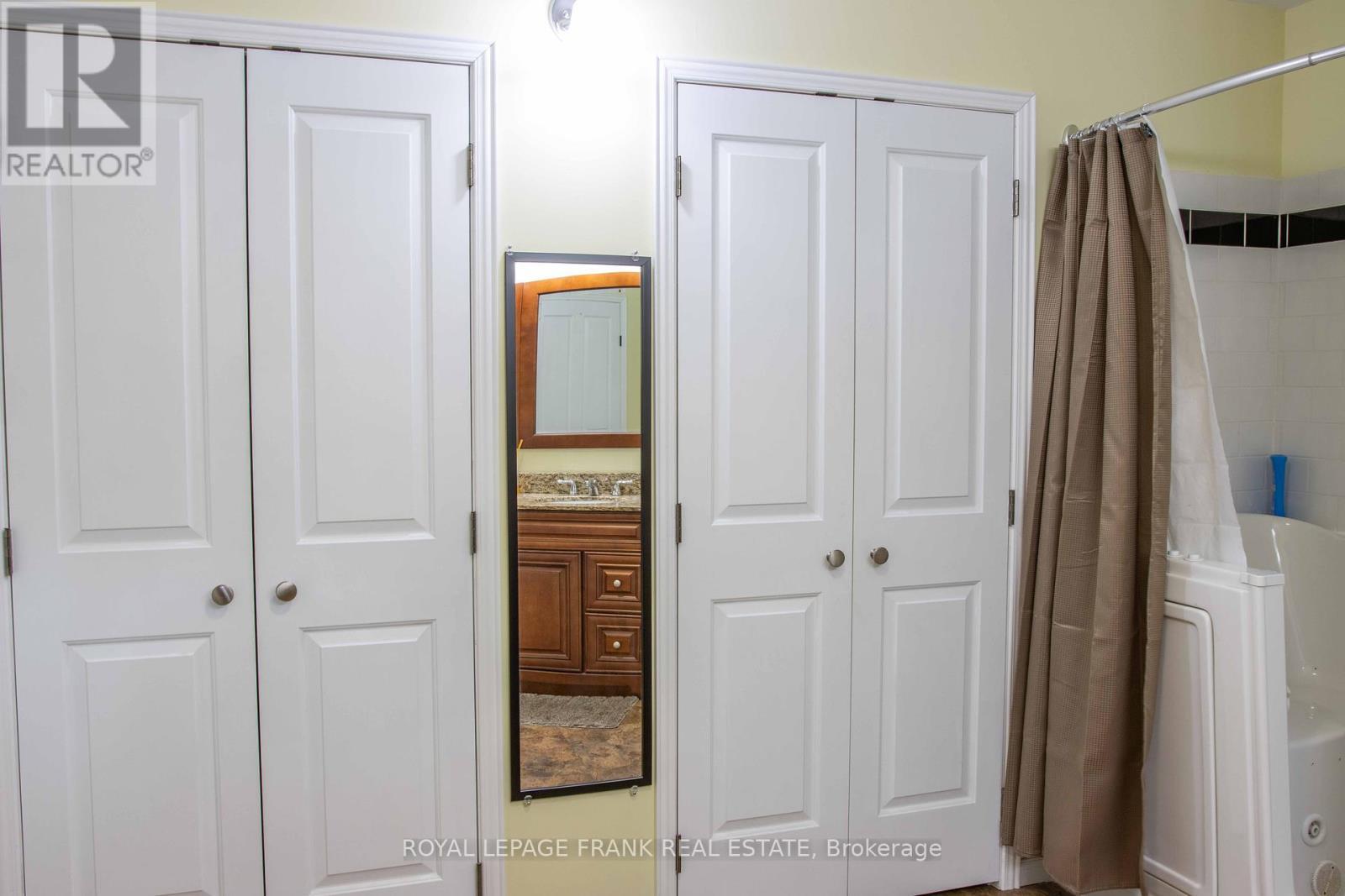 












46 SOUTH BAPTISTE LAKE ROAD

,
Hastings Highlands (Herschel Ward),




Ontario
K0L1C0

