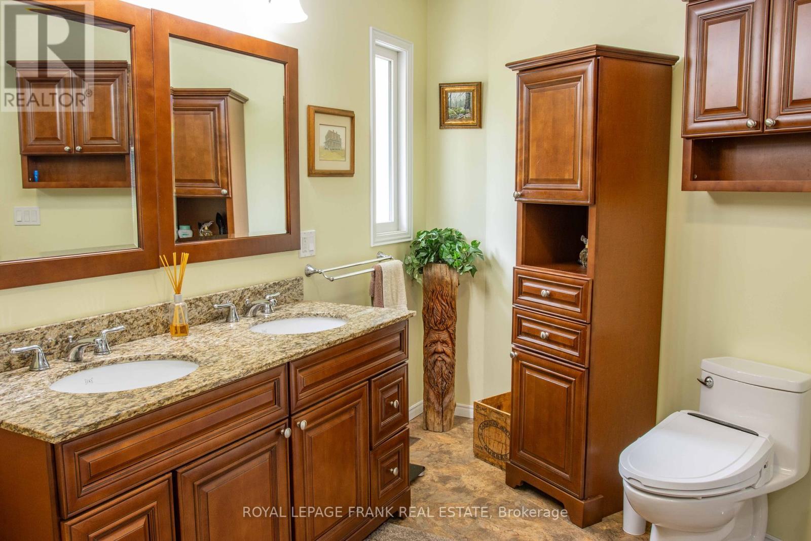 












46 SOUTH BAPTISTE LAKE ROAD

,
Hastings Highlands (Herschel Ward),




Ontario
K0L1C0

